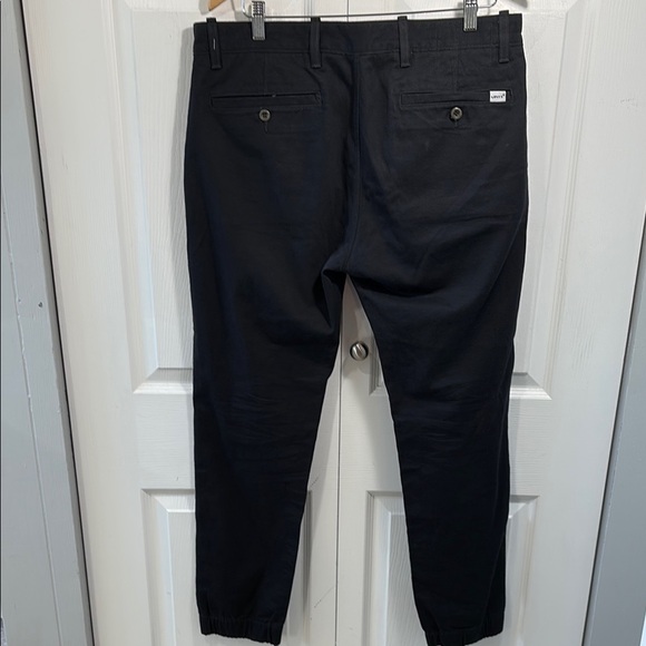 Levi's Black Chinos Slim Fit - Picture 3 of 9
